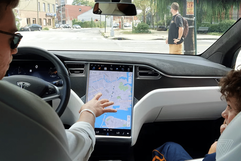 Tesla asked to recall 158,000 cars for failing displays!